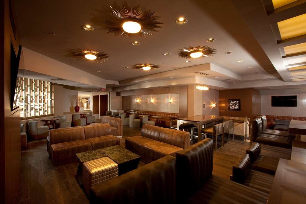 Hotel photo 9 of Hilton Palm Springs.