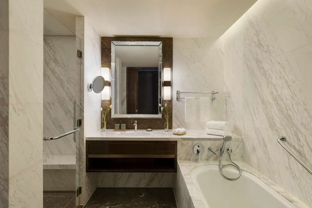 Hotel photo 87 of Midtown Shangri-La, Hangzhou.