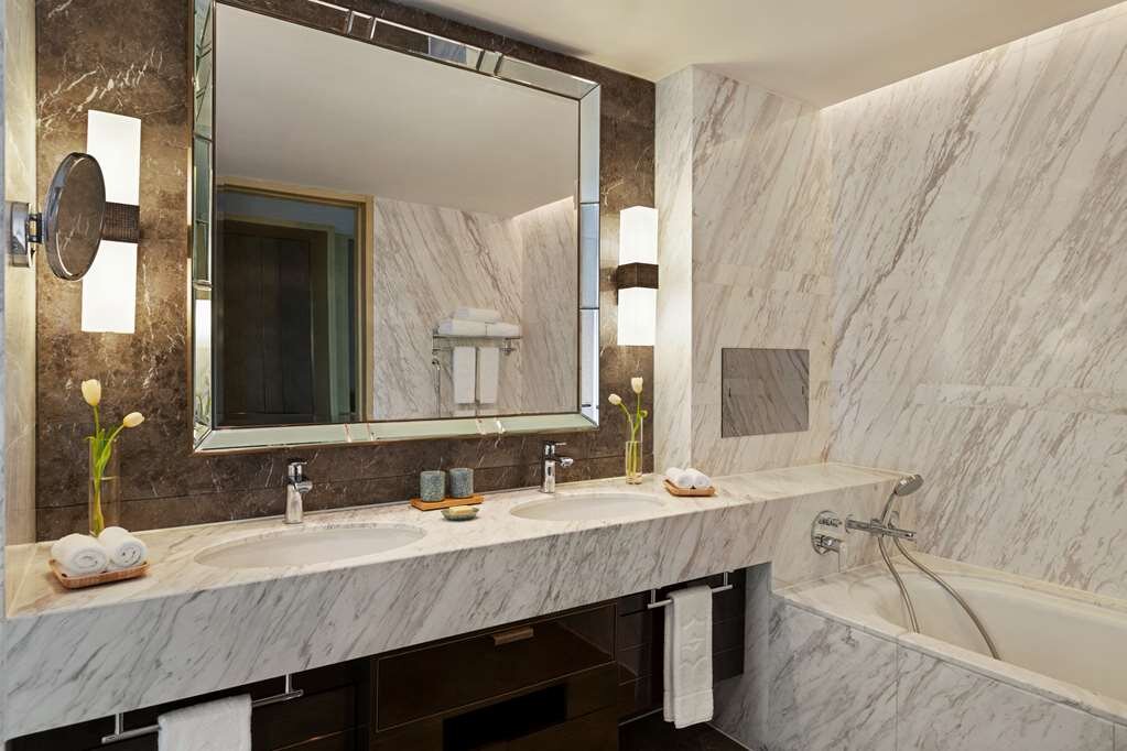 Hotel photo 71 of Midtown Shangri-La, Hangzhou.
