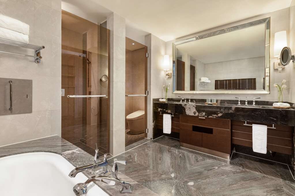 Hotel photo 93 of Midtown Shangri-La, Hangzhou.