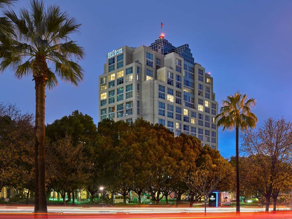Hotel photo 42 of Hilton Los Angeles North/Glendale & Executive Meeting Ctr.