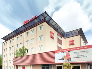 Ibis Madrid Fuenlabrada in Fuenlabrada, image may contain: City, Office Building, Urban, Hotel