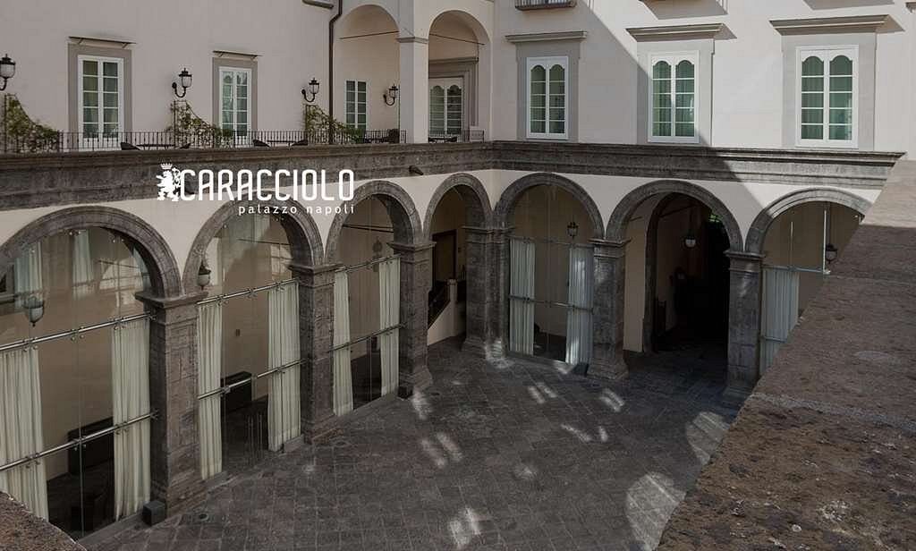 位于Giugliano in Campania的帕拉索卡拉乔洛那不勒斯美憬阁系列酒店