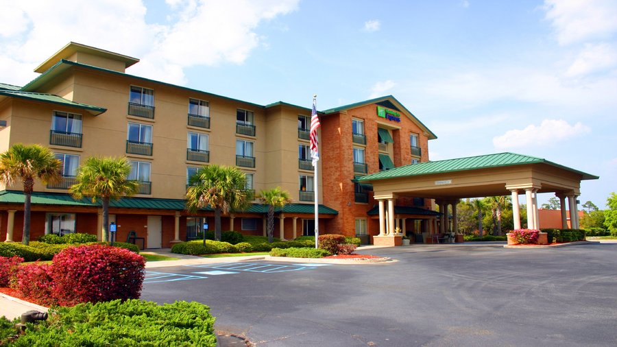 HOLIDAY INN EXPRESS BLUFFTON AT HILTON HEAD AREA $119 ($̶1̶6̶6̶ ...