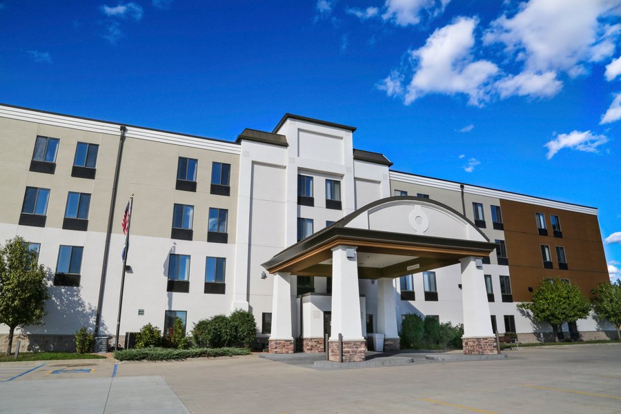 HOLIDAY INN EXPRESS FARGO - WEST ACRES $94 ($̶1̶1̶5̶) - Updated 2021 ...