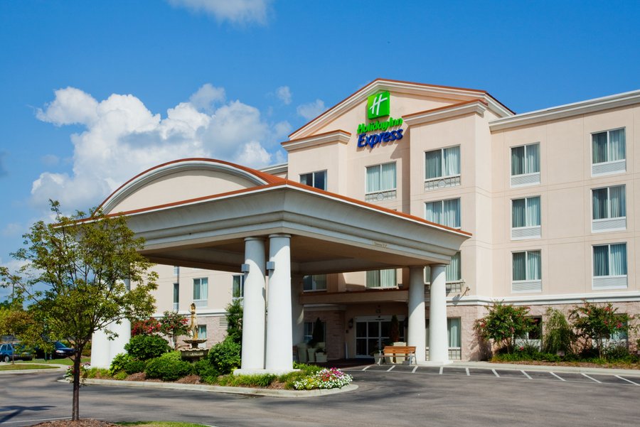 HOLIDAY INN EXPRESS HOTEL & SUITES CONCORD $108 ($̶1̶3̶7̶) - Updated ...