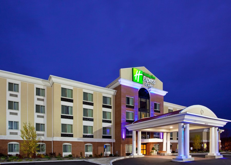 HOLIDAY INN EXPRESS & SUITES NIAGARA FALLS $104 ($̶1̶3̶7̶) - Updated ...