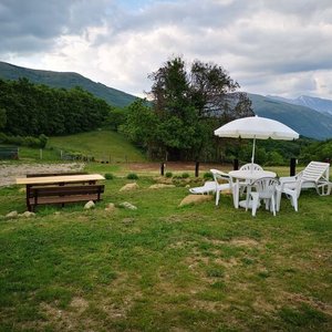 AGRICAMPER IL CASALE🌳🚐🟢
🔴Accumoli, località Madonne delle Coste🔴
 ✅Area sosta per camper
✅ 12 piazzole attrezzate con acqua e luce  con annessa area barbecue 🍽️
✅completamente immersa nel verde a 6 km dai Pantani di Accumoli🌳
☑️Orto e piante officinali🍇🥒🥦🍅
☑️ Per i nostri ospiti degustazione di prodotti locali  con conserve, marmellate e miele di produzione propria