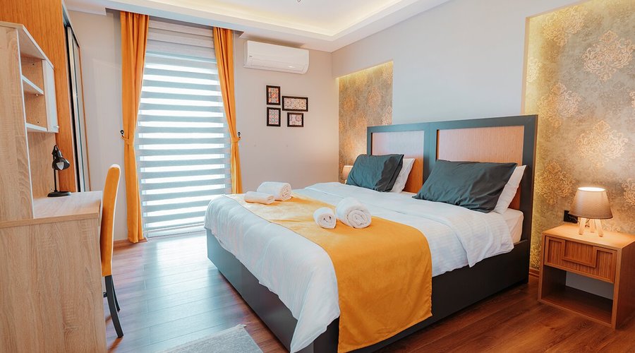 Deluxe 1 and 2 Bedroom furnished Apartments.
Ideal for families, couples and solo travelers.