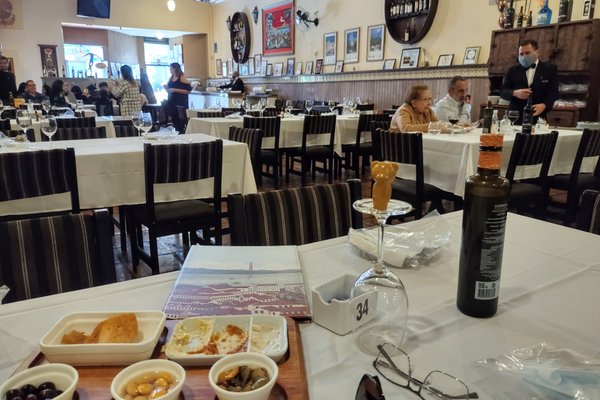 Bacalhau à lagareiro com brocolis e arroz garoando d - Picture of Por Ai  Tasca Portuga, Sao Paulo - Tripadvisor