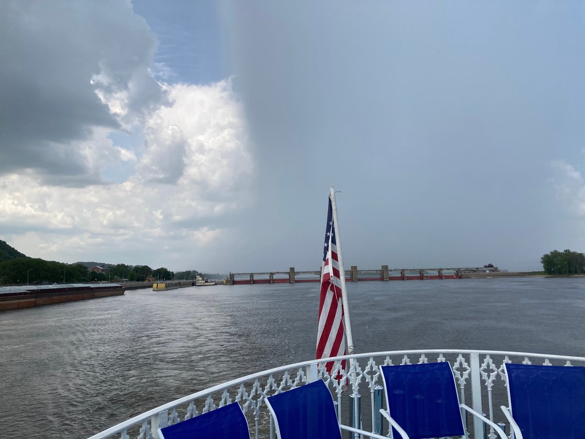 riverboat twilight le claire ia