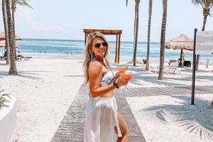 Pool & Beach