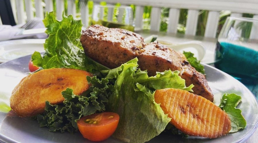 Build your own salad, it’s all about you at The Fox House Restaurant & Bar. 