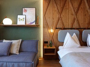 Room & Suite