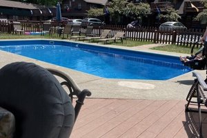 Pool & Beach