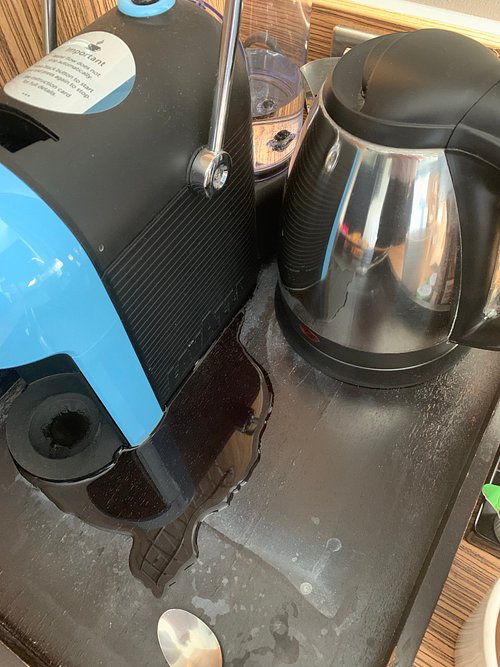 Leaking Coffee Machine ?w=500&h= 1&s=1