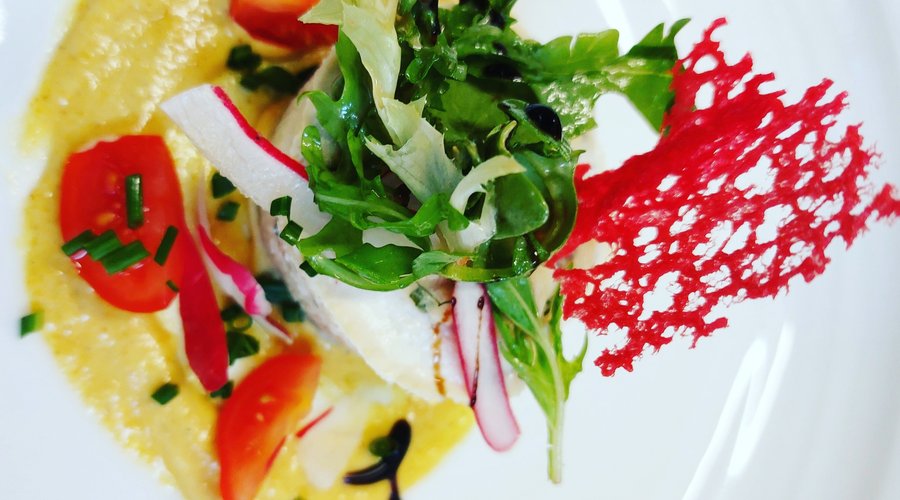 Timbale de cabillaud aux fruits de mers mayonnaise aux épices saté