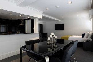 Room & Suite