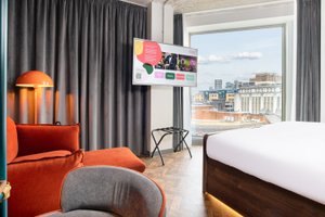 Room & Suite