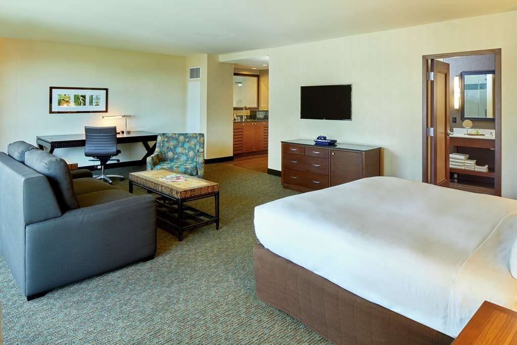 Hotel photo 24 of DoubleTree by Hilton Hotel Alana - Waikiki Beach.