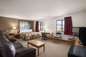 Room & Suite