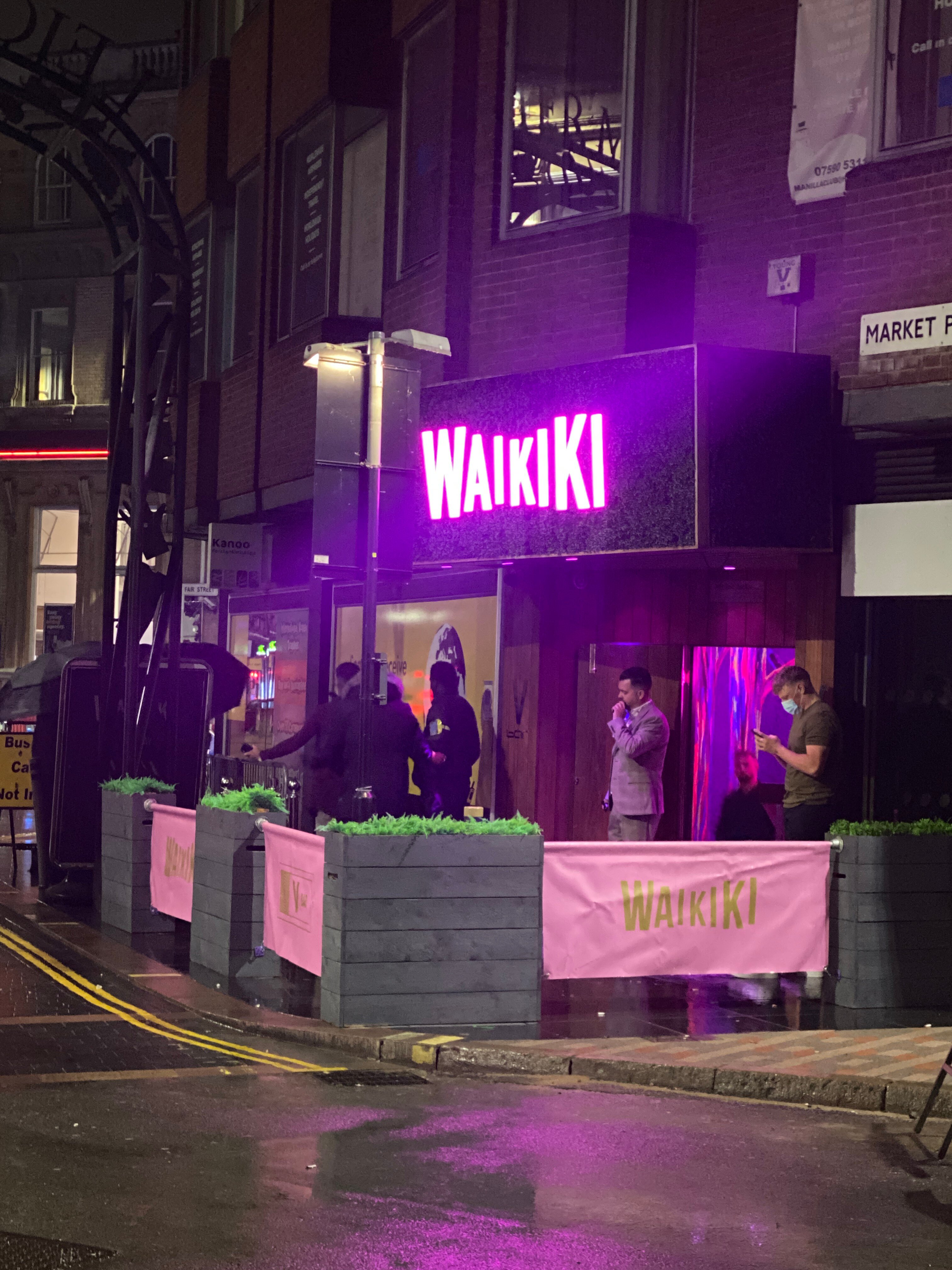 2022 Waikiki Nightclub   Rubbish 