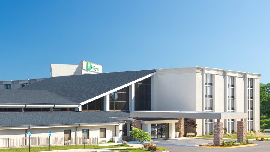 HOLIDAY INN ROANOKE VALLEY VIEW $90 ($̶1̶3̶2̶) - Updated 2021 Prices