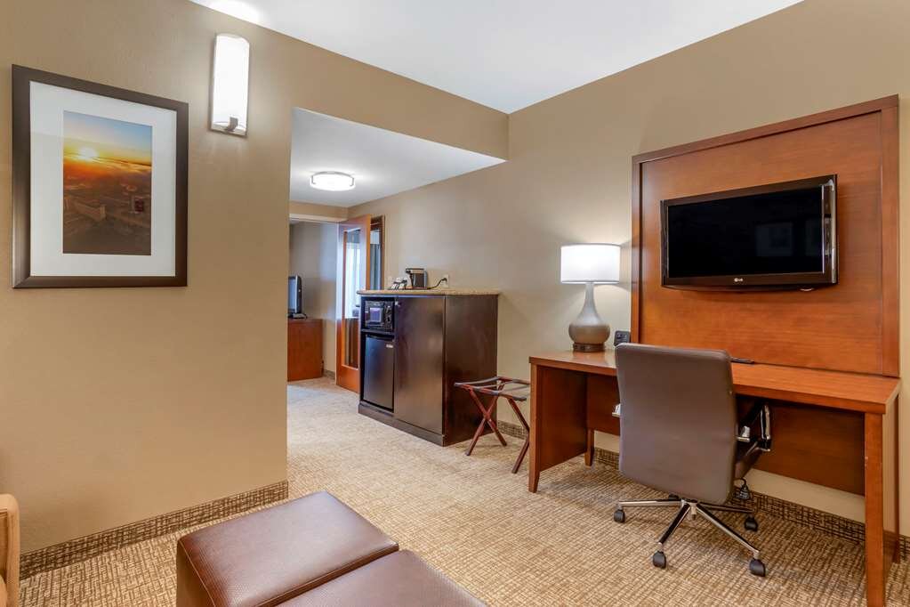 COMFORT SUITES NORTH Updated 2024 Reviews Photos Prices   One Bedroom Suite 