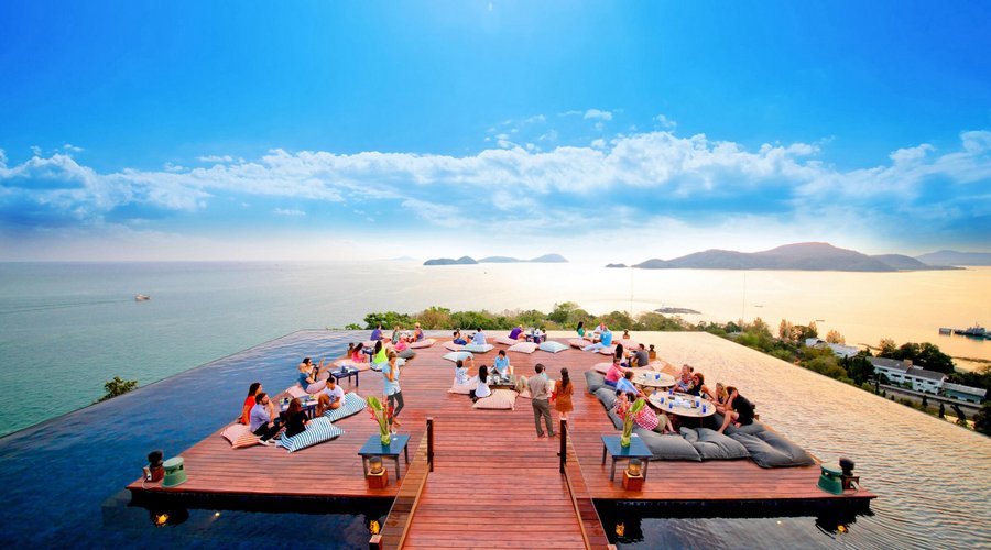 Baba Nest Roof Top Bar with 360 Degree view of ocean