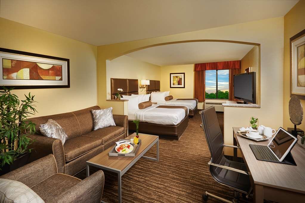 Hotel photo 21 of Best Western Plus Lewisville Flower Mound.