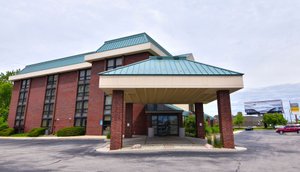 Best Western Plus Indianapolis North At Pyramids in Indianapolis, image may contain: Hotel, Shelter, City, Brick