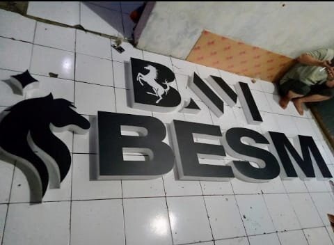 Menjual/menyediakan jasa pembuatan papan nama reklame berbagai jenis termurah dan berkualitas di bandung/cimahi, Neonbox, Huruf Timbul, Neon Flex, Shop Sign, Sign Box, Pylon Sign, Letter Sign, Billboard dan jenis papan nama reklame lainnya. 