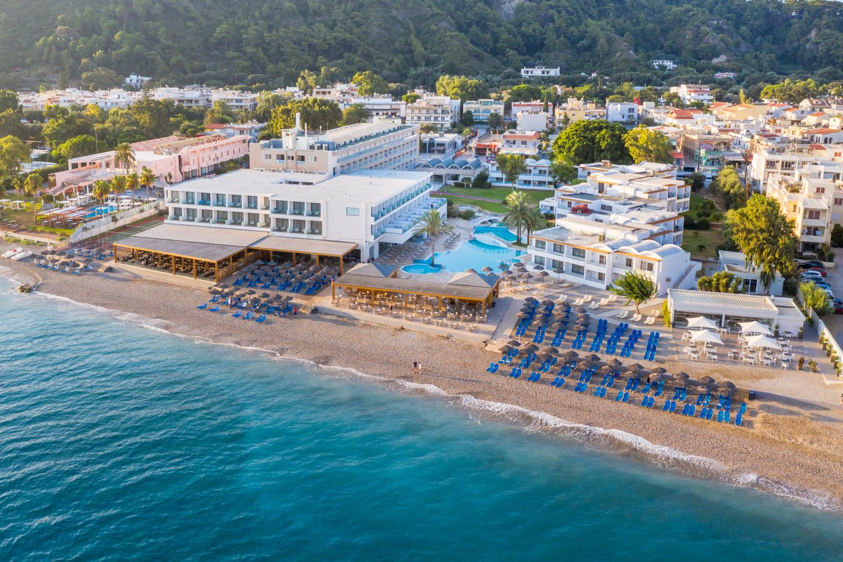 hotel avra