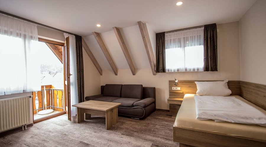 Wohn- und Schlafzimmer der Ferienwohnung Klosterblick.