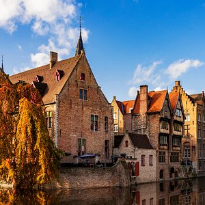 Relais Bourgondisch Cruyce in Bruges, image may contain: Scenery, Outdoors, Fortress, City