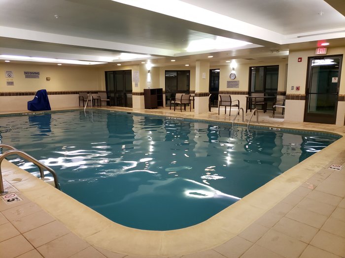 Courtyard by Marriott Nashville at Opryland Pool: Pictures & Reviews ...