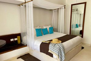 Room & Suite
