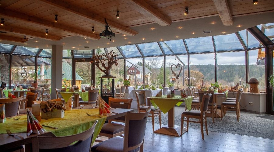 Großer Wintergarten ... Frühstücksraum und Veranstaltungen bis 55 Personen