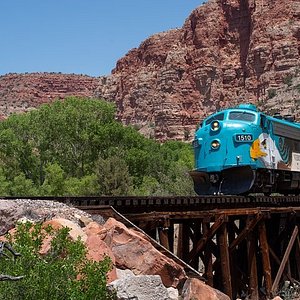 train tours in western us