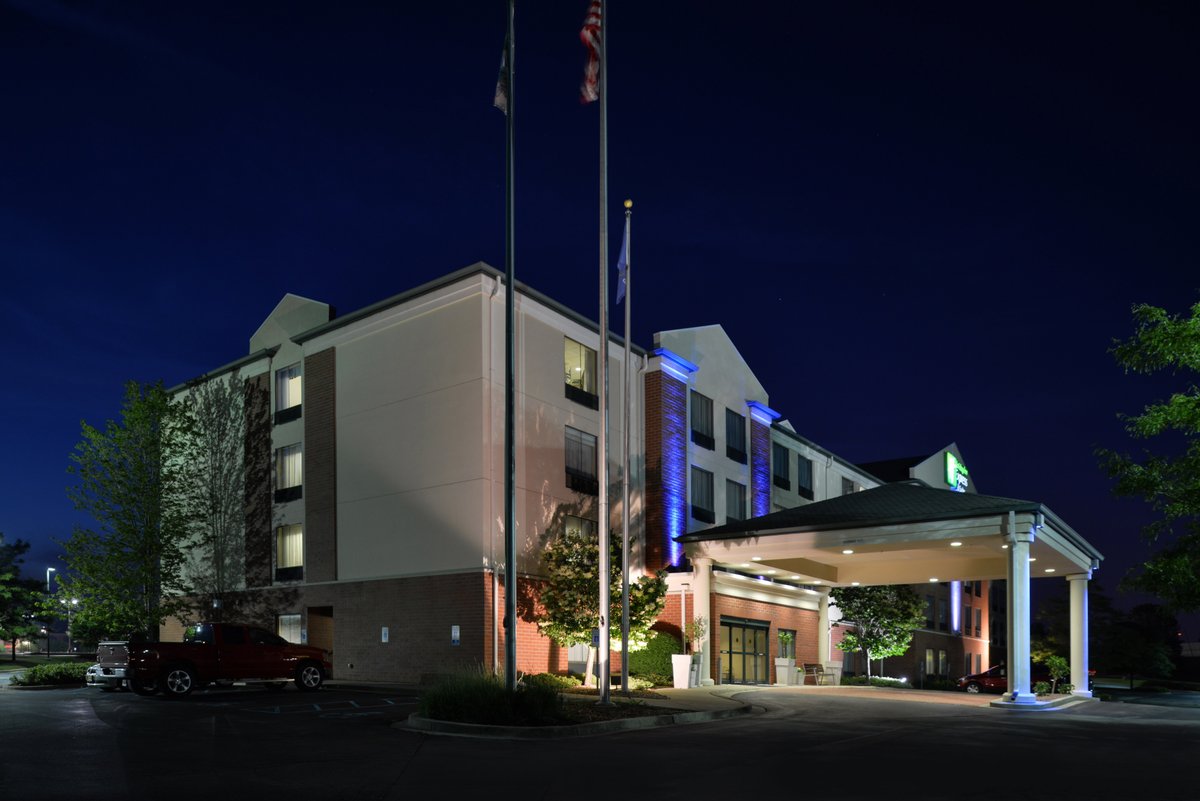 hotels near muskego wi