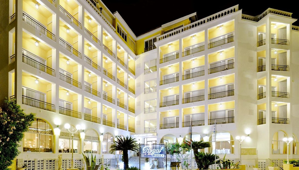 The Royal Grand Hotel, khách sạn tại Agios Gordios