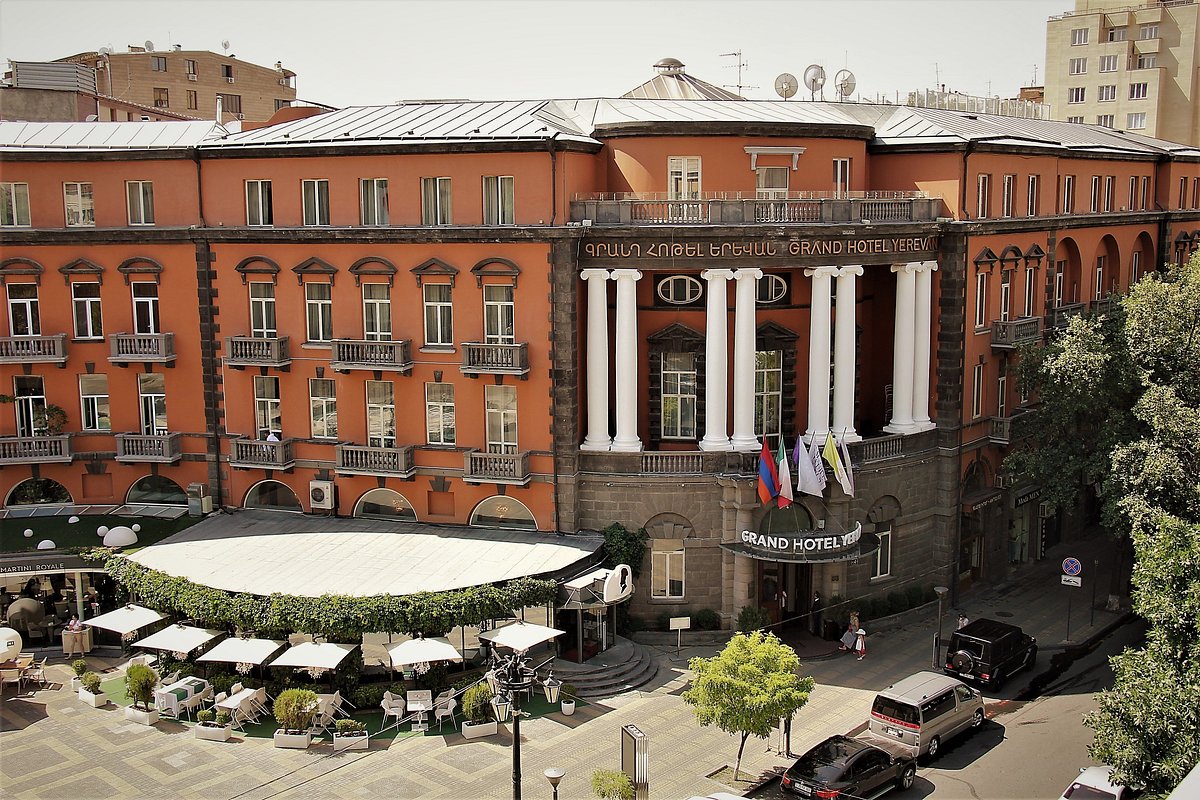 Grand Hotel Yerevan, отель в г. Ереван