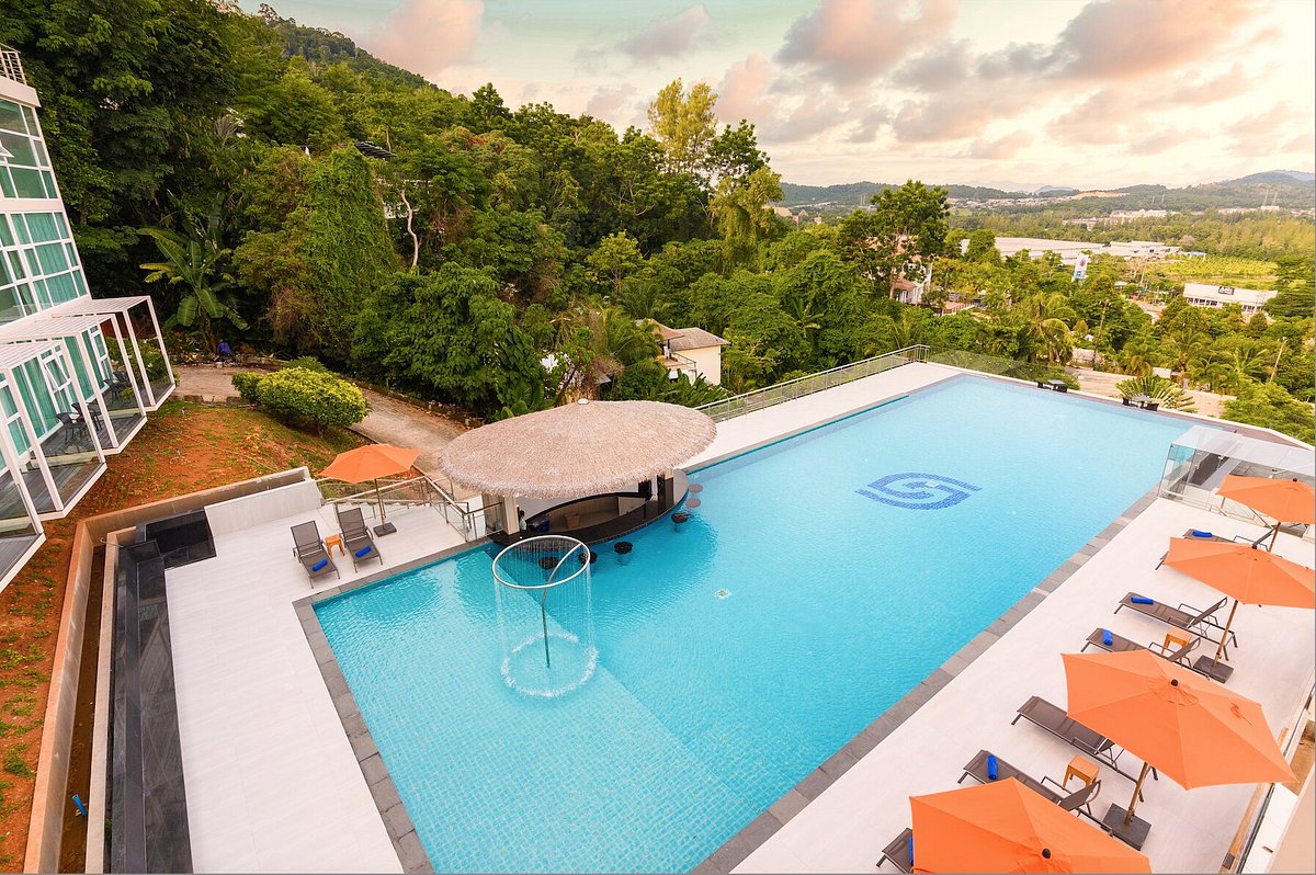 Hilltop Wellness Resort, hotell i Phuket by