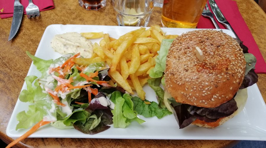 Burger Saint nectaire aubergine