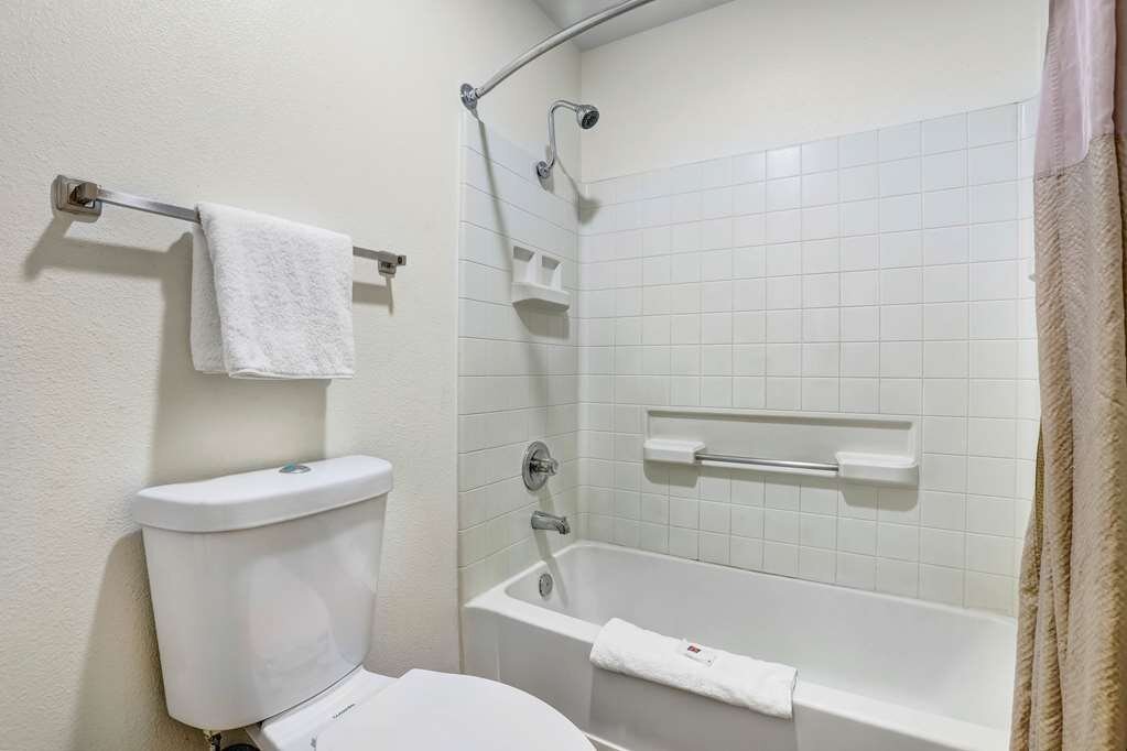 Motel 6 Anderson- Redding Airport Rooms: Pictures & Reviews - Tripadvisor