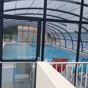 Piscine chauffée couverte