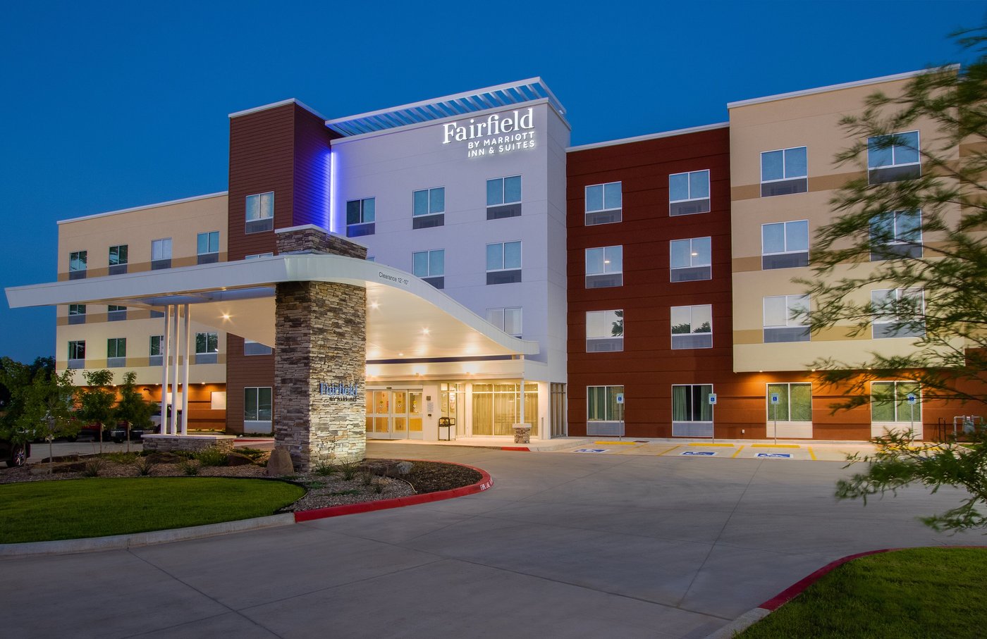 FAIRFIELD INN & SUITES BY MARRIOTT DALLAS LOVE FIELD - Prices & Hotel ...