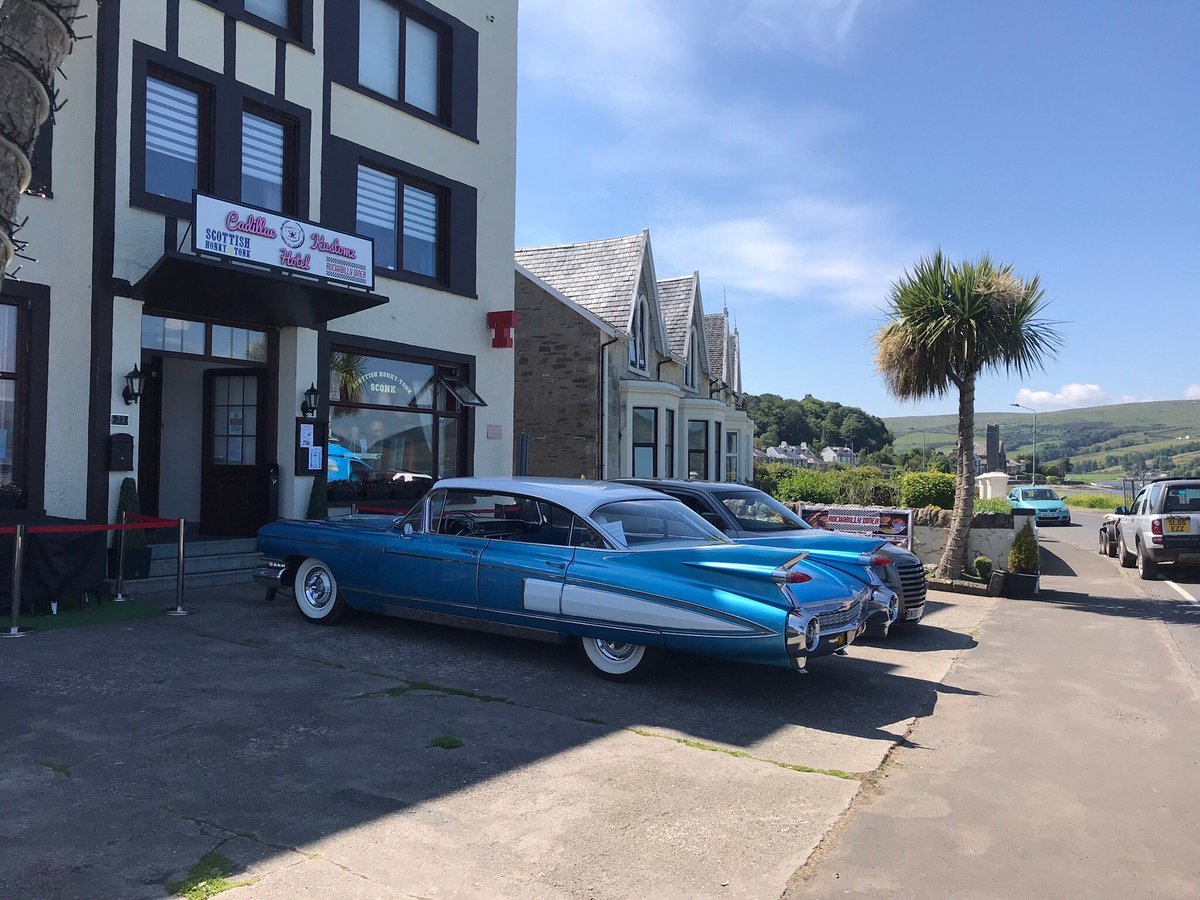 CADILLAC KUSTOMZ HOTEL - Updated 2025 Prices & Reviews (Port Bannatyne - Cadillac Kustomz Hotel 4 In A Bed