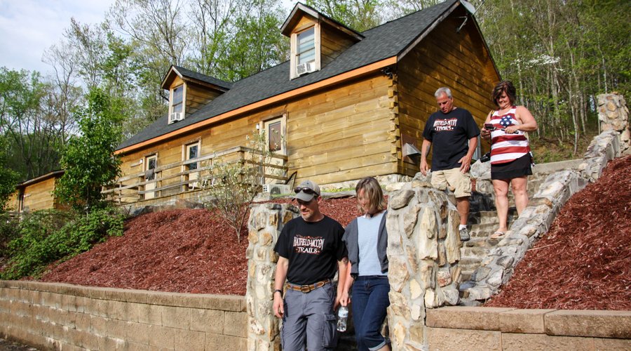 Buffalo Trail Cabins, Cottages & Campground (블루필드) - 호텔 리뷰