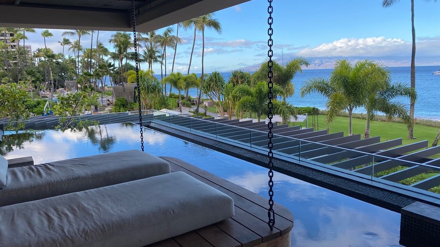 The new club lounge worth the money